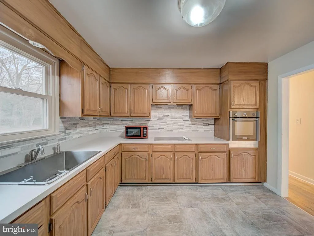 Photo of 10524 DEACON ROAD