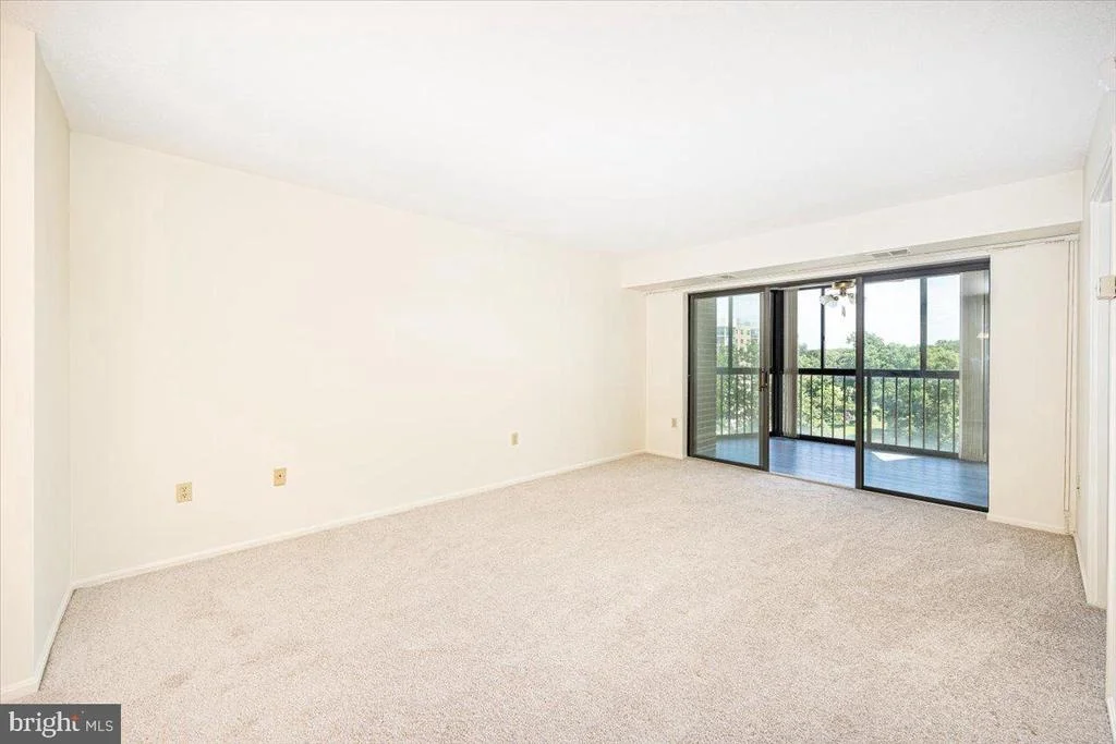 Photo of Unit 1807 at 15101 INTERLACHEN DRIVE