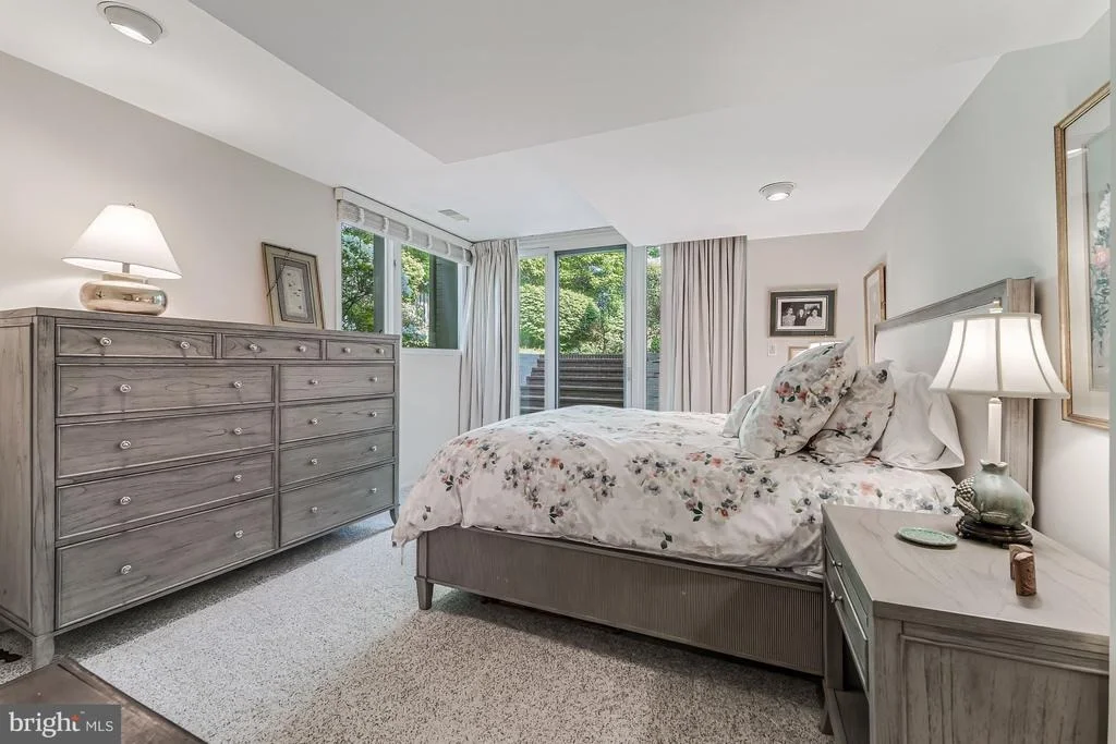 Photo of 4015 LAIRD PLACE