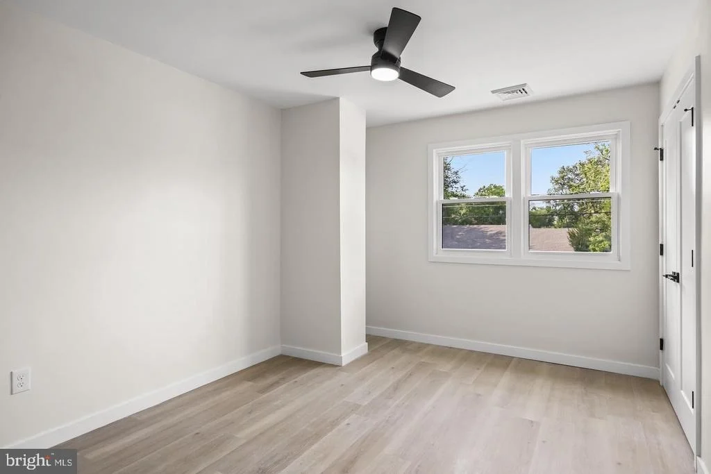 Photo of 418 KINGSTON DRIVE