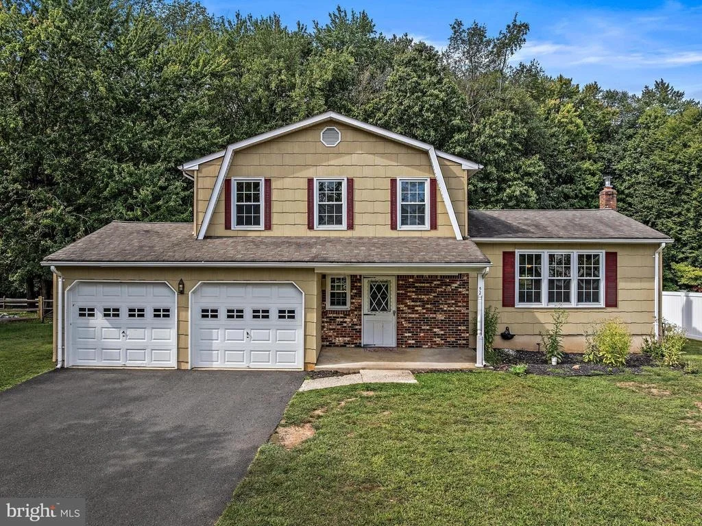 Photo of 52 COLLEEN CIRCLE