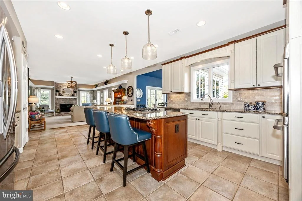 Photo of 6170 CHALLEDON CIRCLE