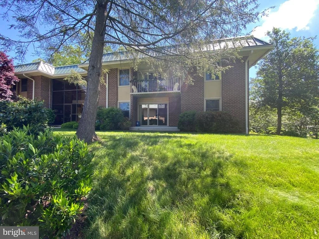 Photo of Unit 102F at 3642 GLENEAGLES DRIVE