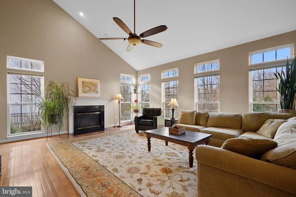 Photo of 42490 LONGACRE