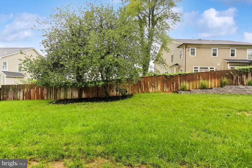 Photo of 6217 PLAINVIEW ROAD