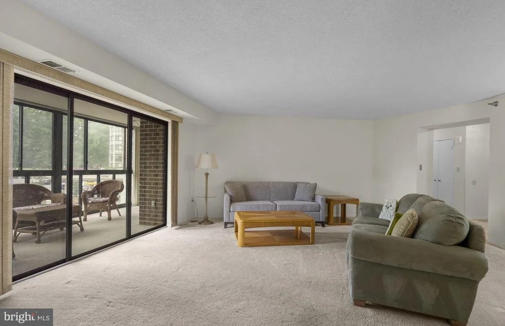 Photo of Unit 4117 at 15100 INTERLACHEN DRIVE