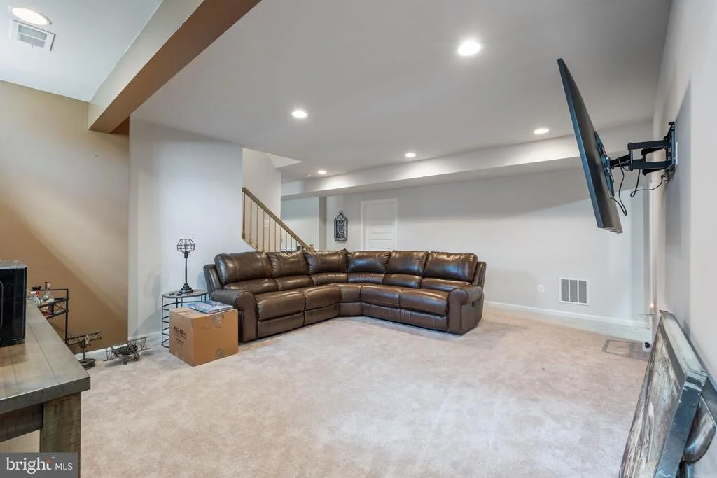 Photo of 5809 MCINTOSH PLACE
