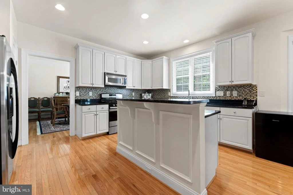 Photo of 16505 MURRAY PLACE