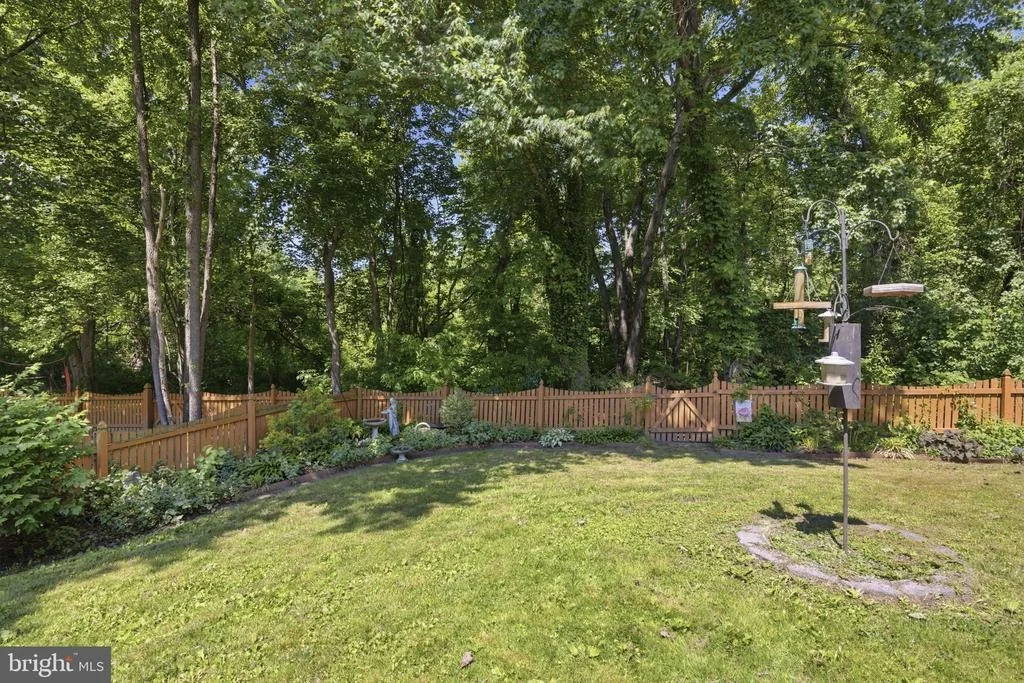 Photo of 736 LUCKY AVENUE