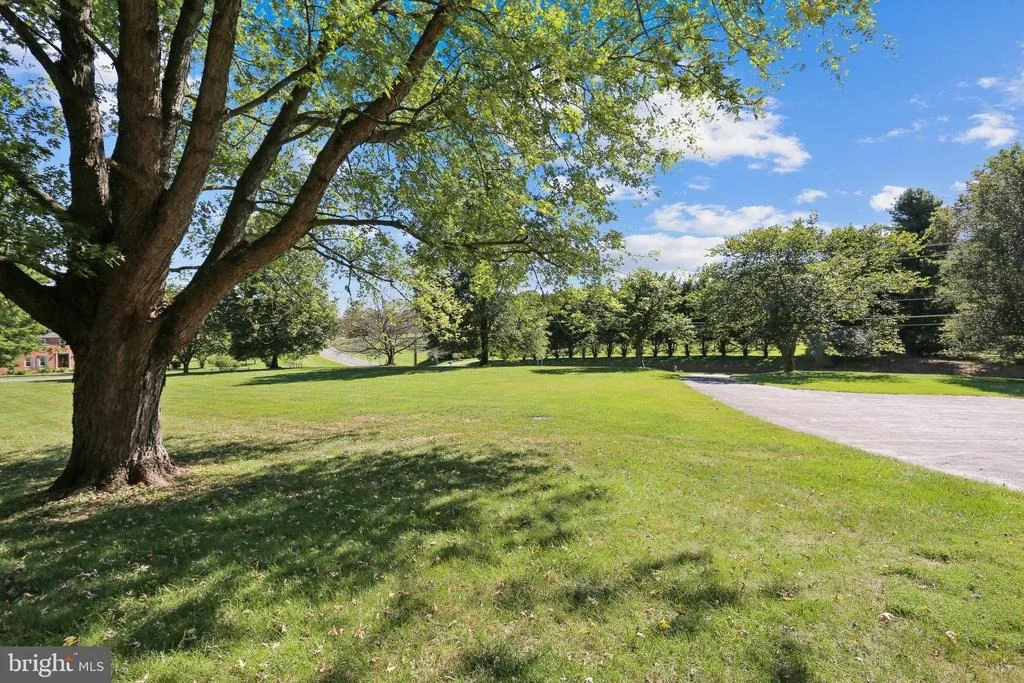 Photo of 9301 HUNTMASTER ROAD