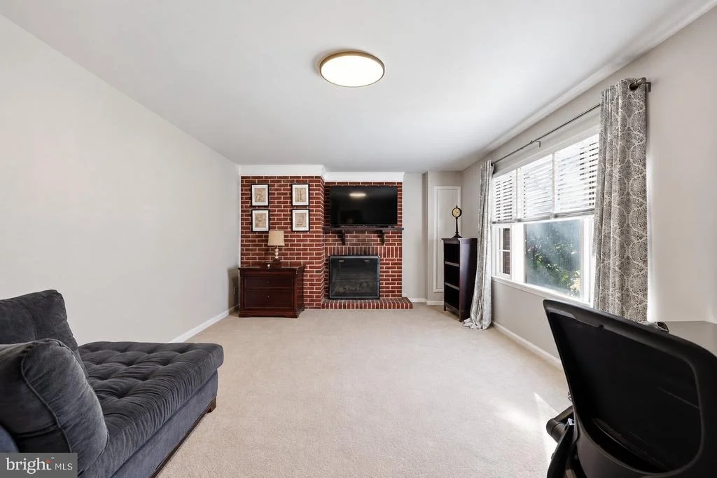 Photo of 6250 DIAMOND DRIVE