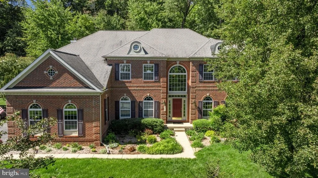 Photo of 915 ZENITH DRIVE