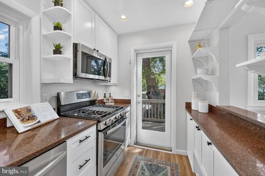Photo of 1503 CREST ROAD