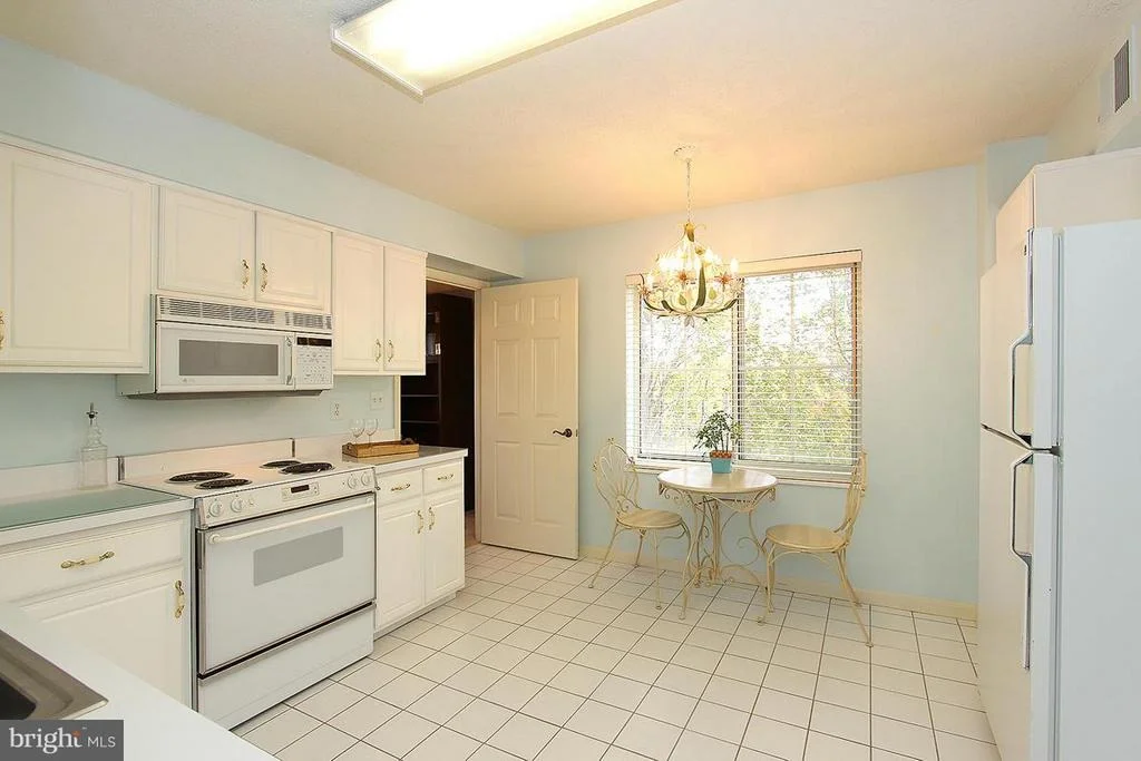 Photo of Unit 304 at 14800 PENNFIELD CIRCLE