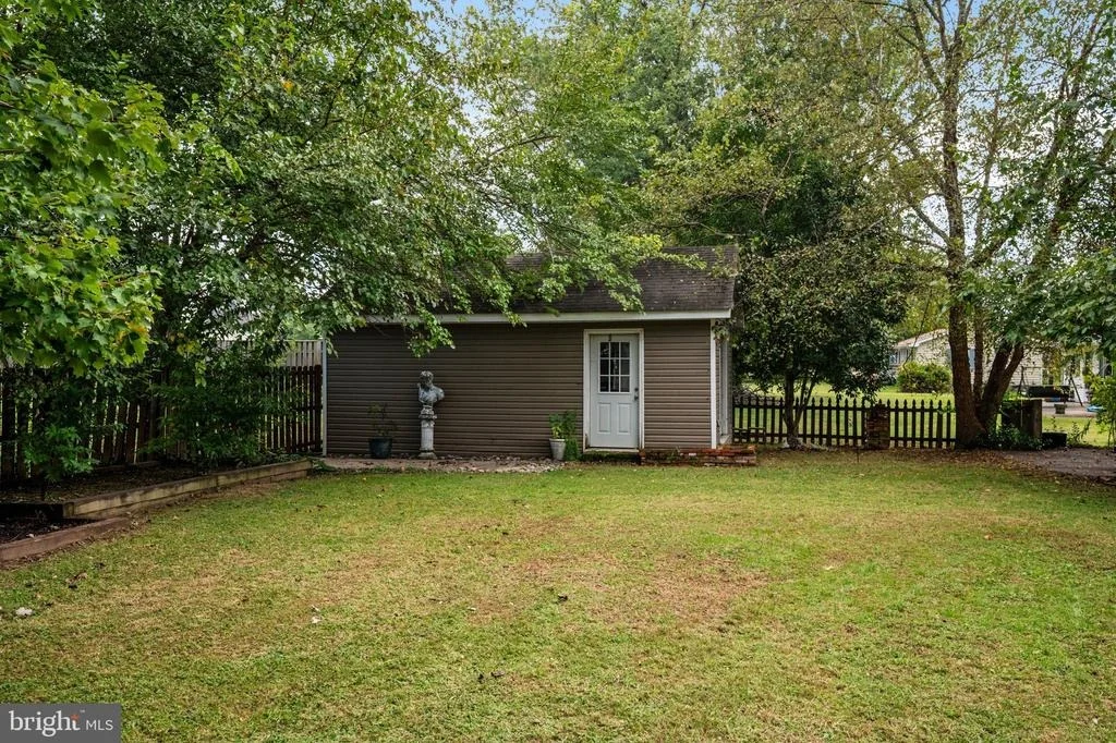Photo of 1351 CALVERT ROAD
