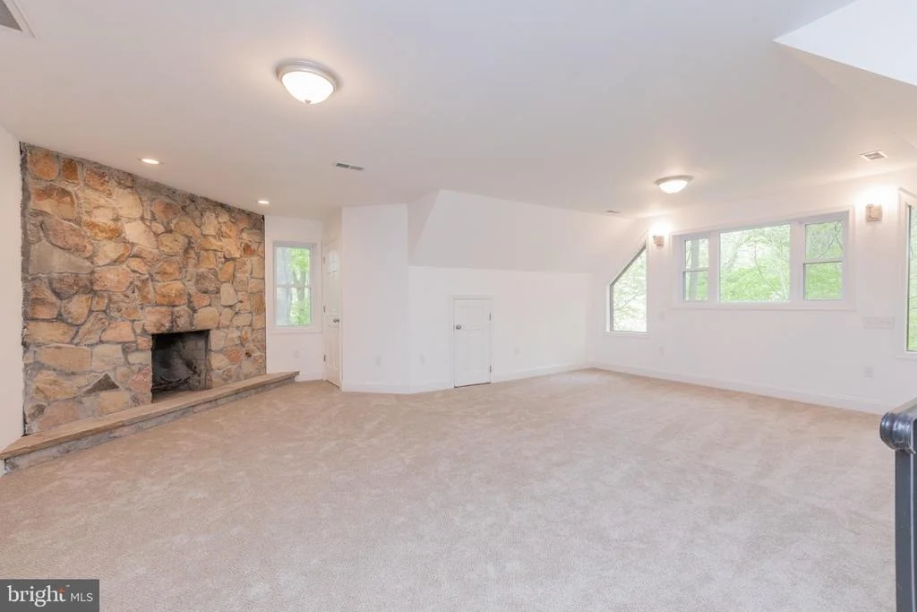 Photo of 2240 GREENVALLEY DRIVE