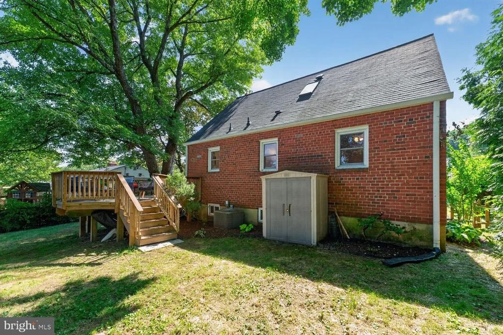 Photo of 1503 CREST ROAD