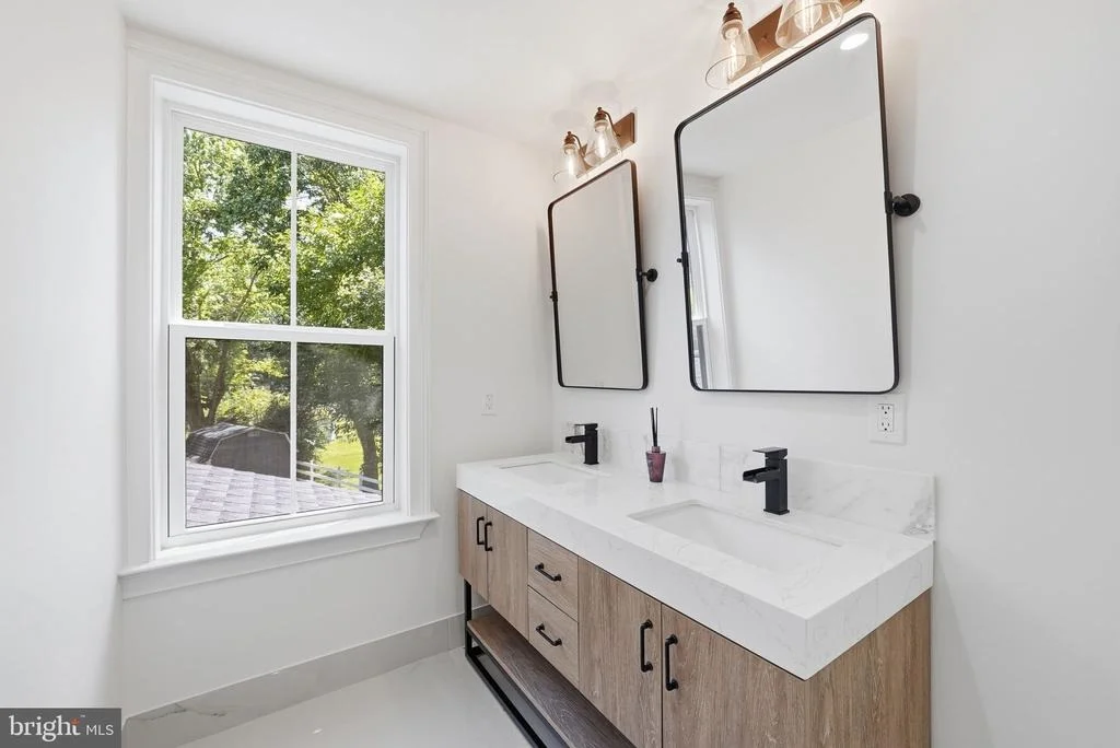 Photo of 1211 LINTON LANE