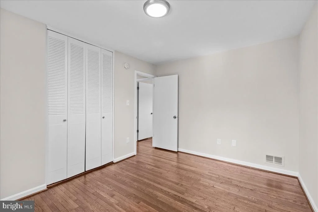 Photo of 5517 SOUTHAMPTON DRIVE