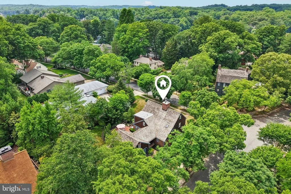 Photo of 355 BROADVIEW LANE