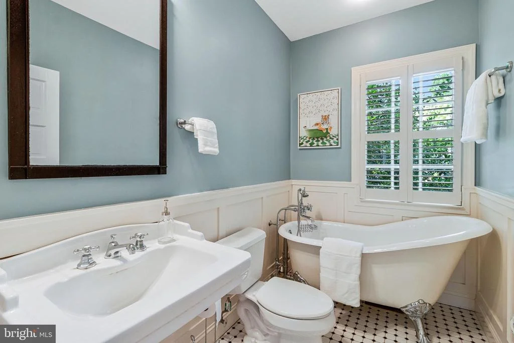 Photo of 4701 RIVER ROAD