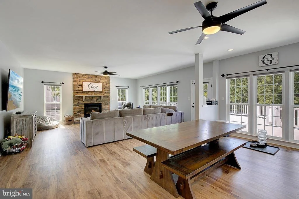 Photo of 2424 VALLEY BROOK LANE
