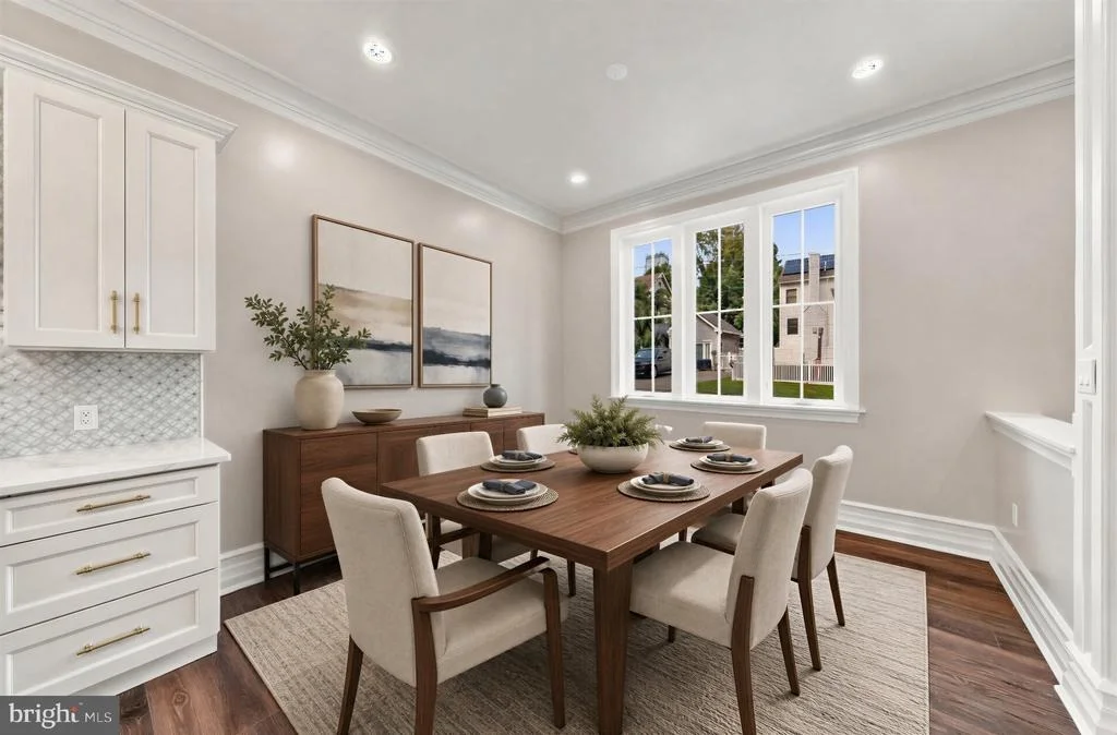 Photo of 230 E SUMMIT AVENUE