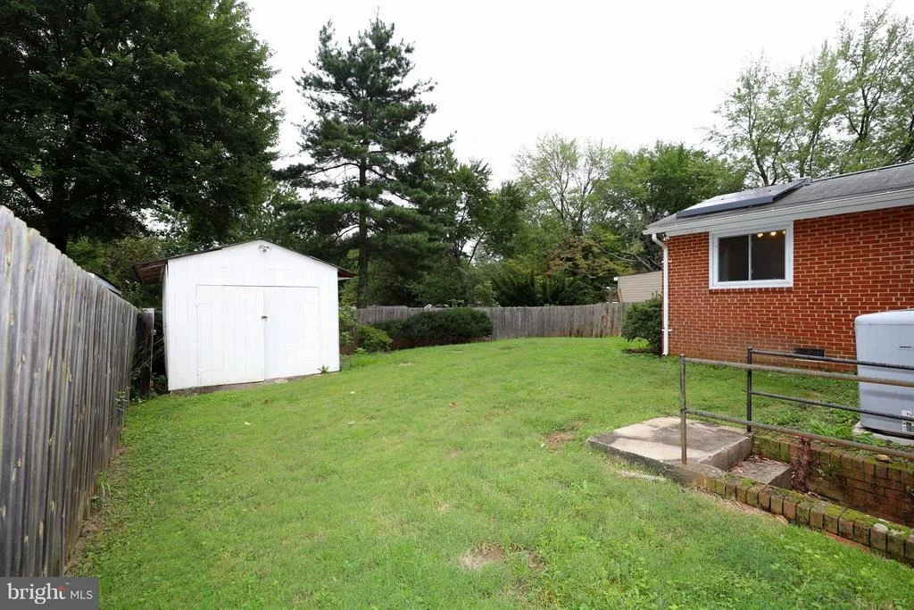 Photo of 13105 HOLDRIDGE ROAD