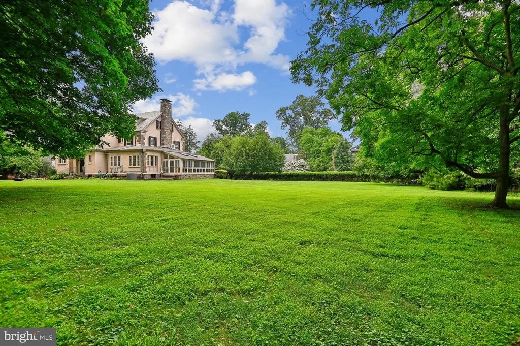 Photo of 2209 KEN OAK ROAD