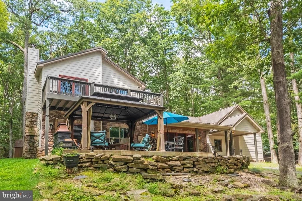 Photo of 495 WHITE OAK DRIVE