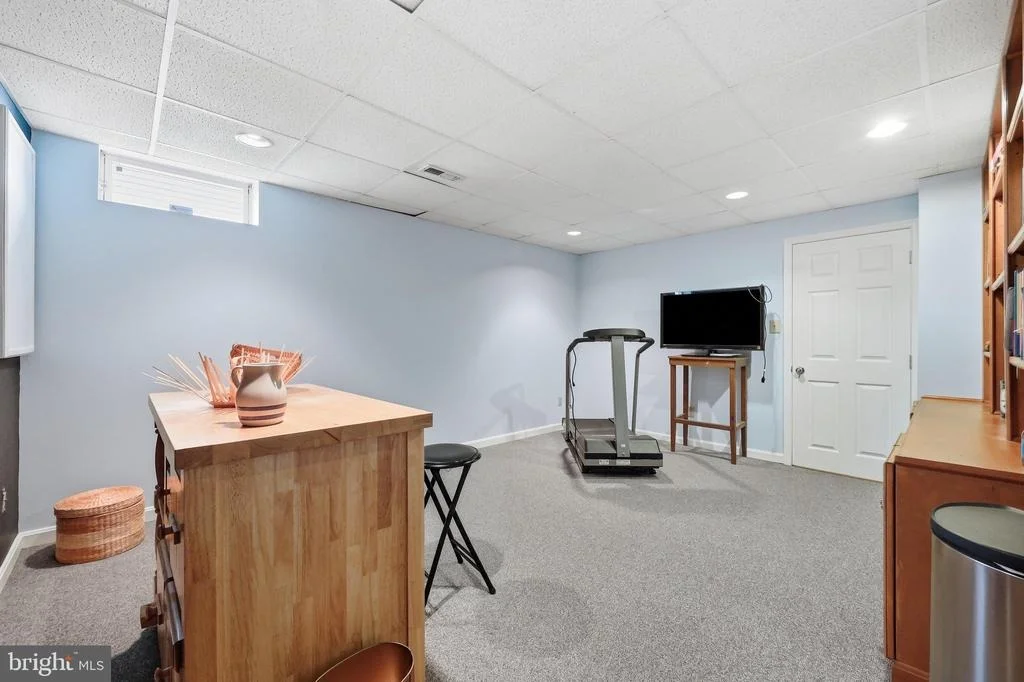 Photo of 6913 SOVEREIGN PLACE