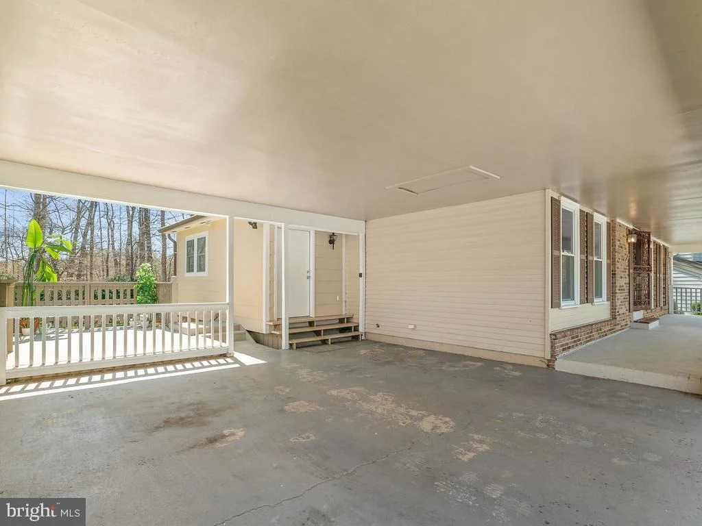 Photo of 2339 DECKMAN LANE