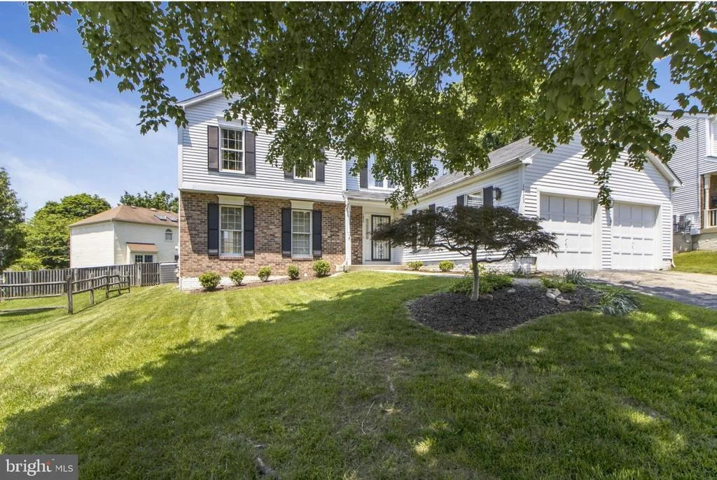 Photo of 1933 AUTUMN RIDGE CIRCLE