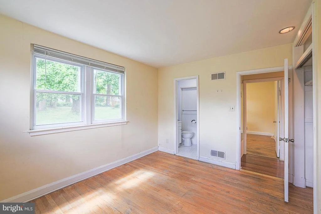 Photo of 6206 WINNER AVENUE