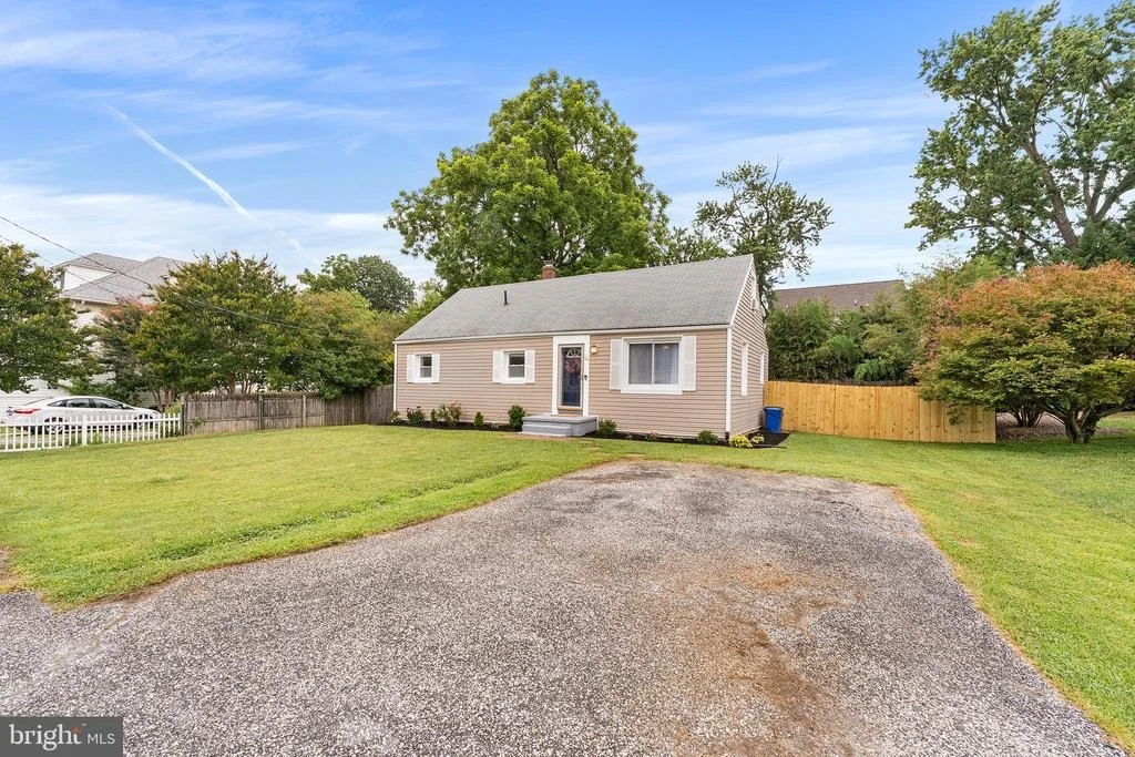 Photo of 14 GIBBONS BOULEVARD