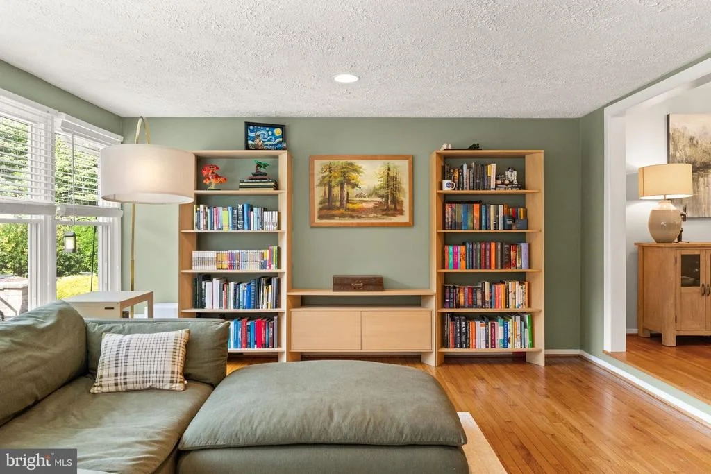 Photo of 8632 KERRY LANE