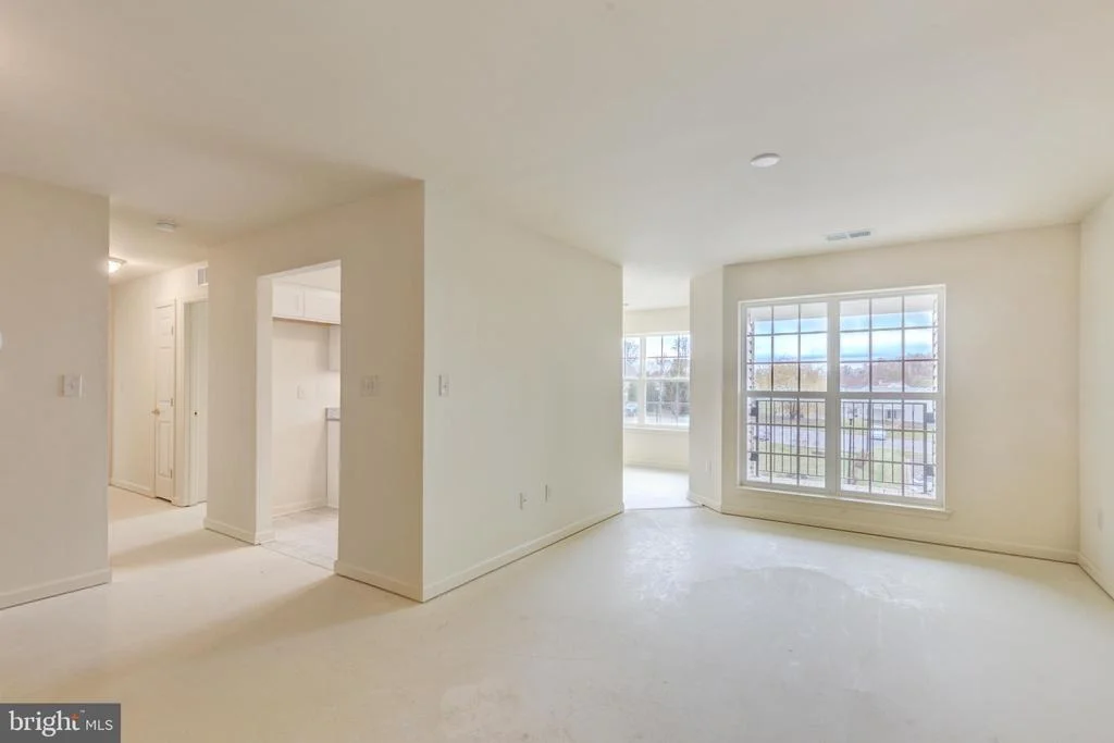 Photo of Unit 2D at 820 WEMBLEY DRIVE