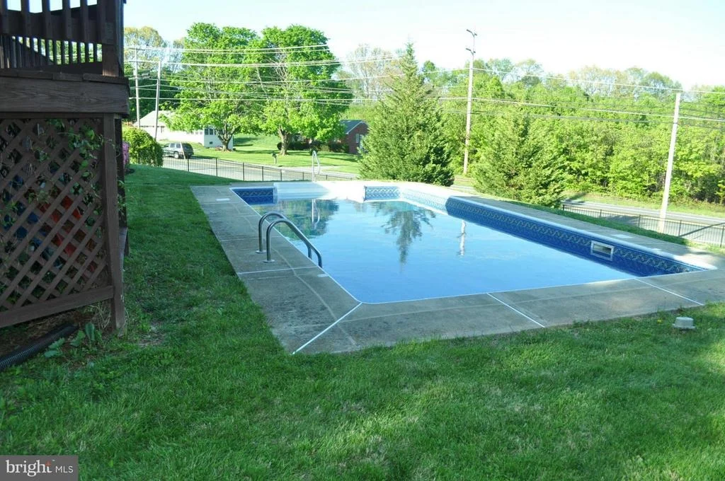 Photo of 24509 WELSH ROAD