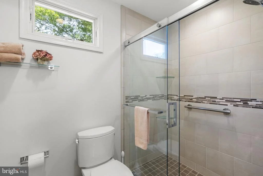 Photo of 4913 CONTINENTAL DRIVE