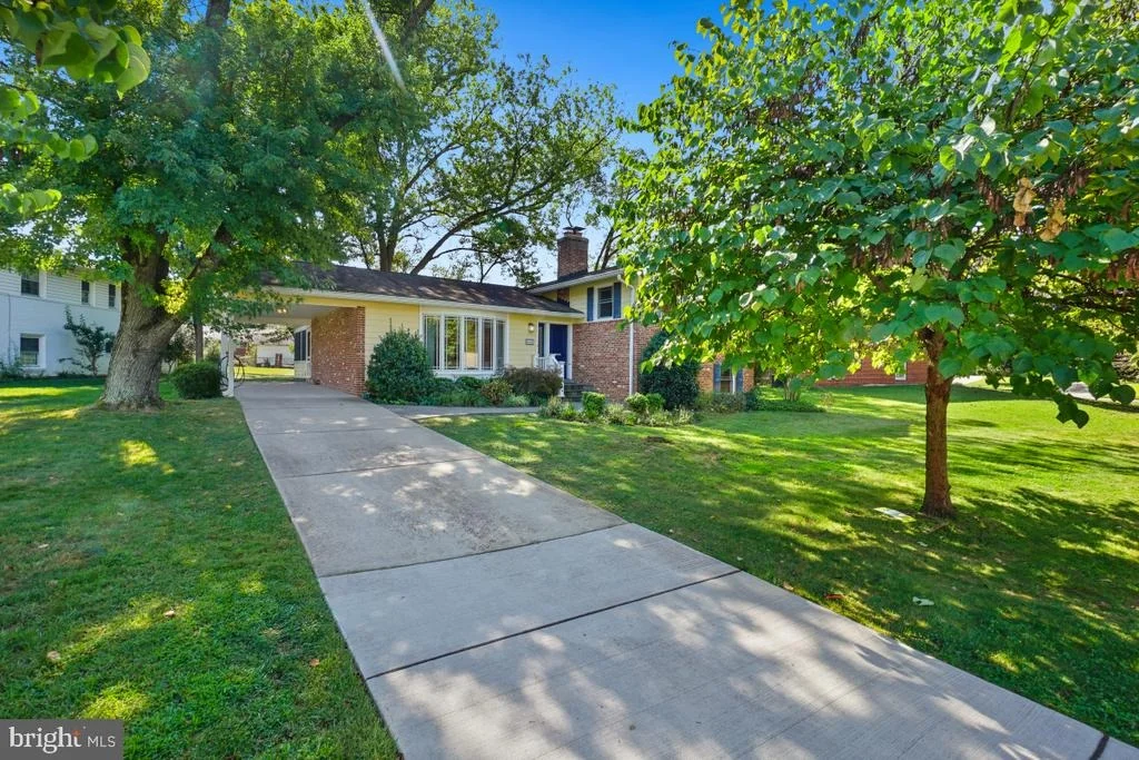 Photo of 418 NEALE COURT
