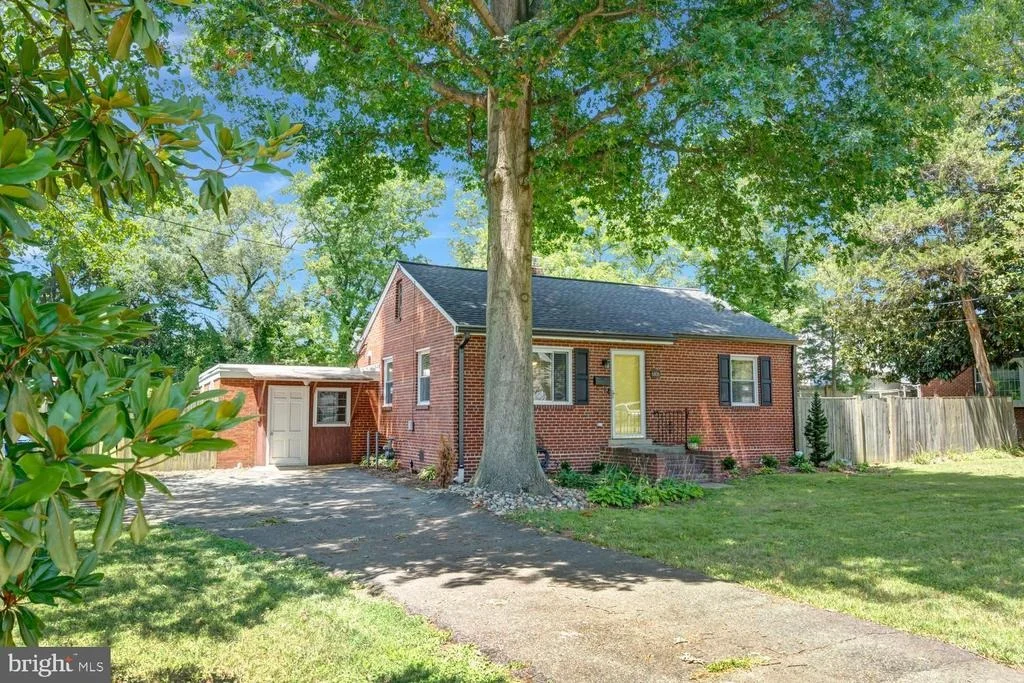 Photo of 6806 SMITHWAY DRIVE