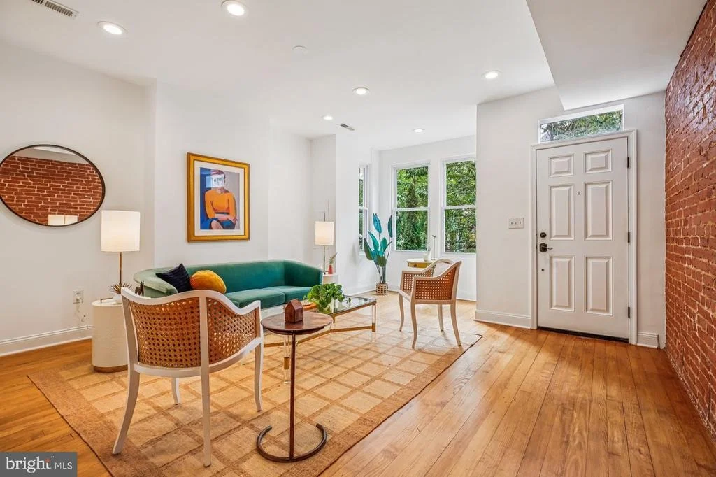 Photo of 1124 G STREET NE