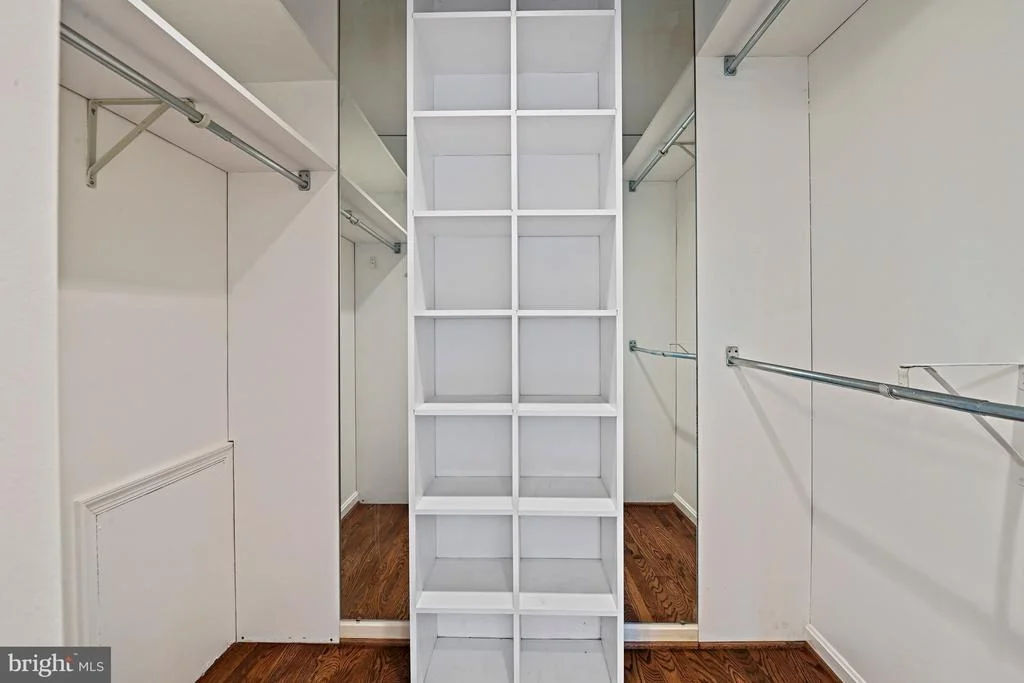 Photo of 7712 LEAR ROAD