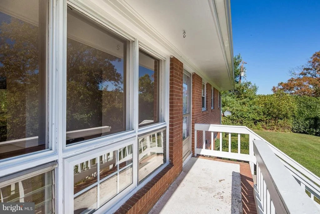 Photo of 9258 LEE HIGHWAY