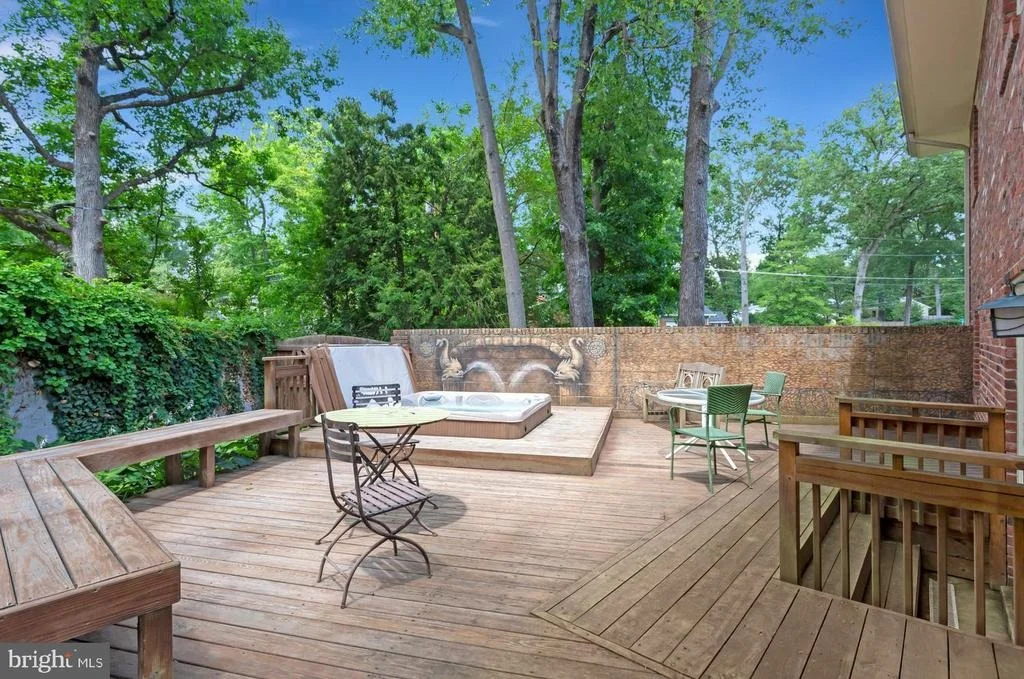 Photo of 4401 DOLPHIN LANE