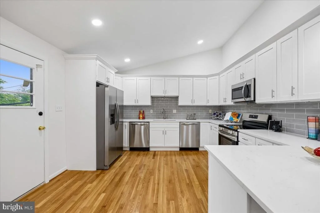 Photo of 1105 LAMBERTON DRIVE