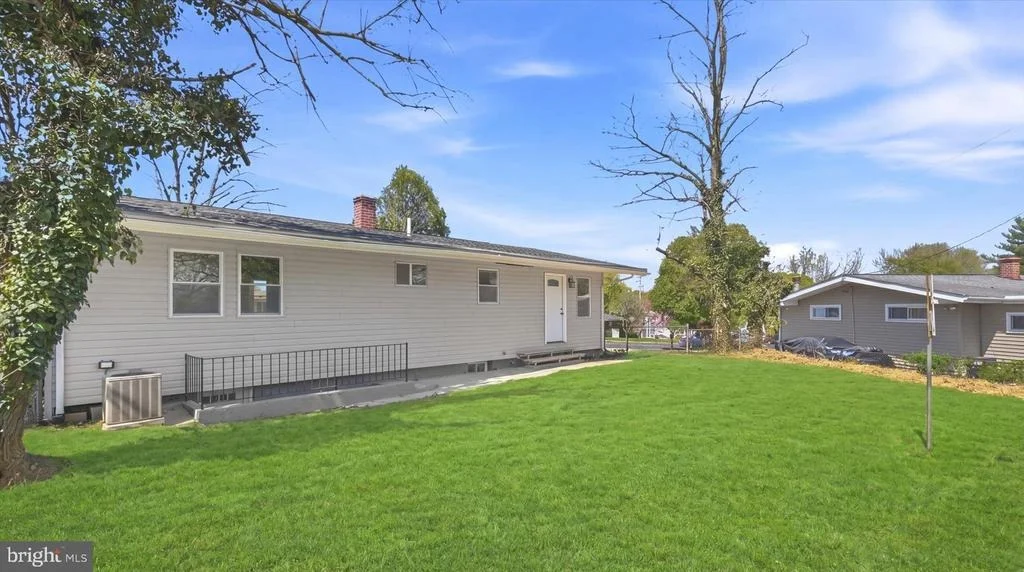 Photo of 3901 TIVERTON ROAD