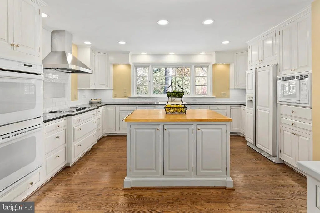 Photo of 1613 FOREST LANE