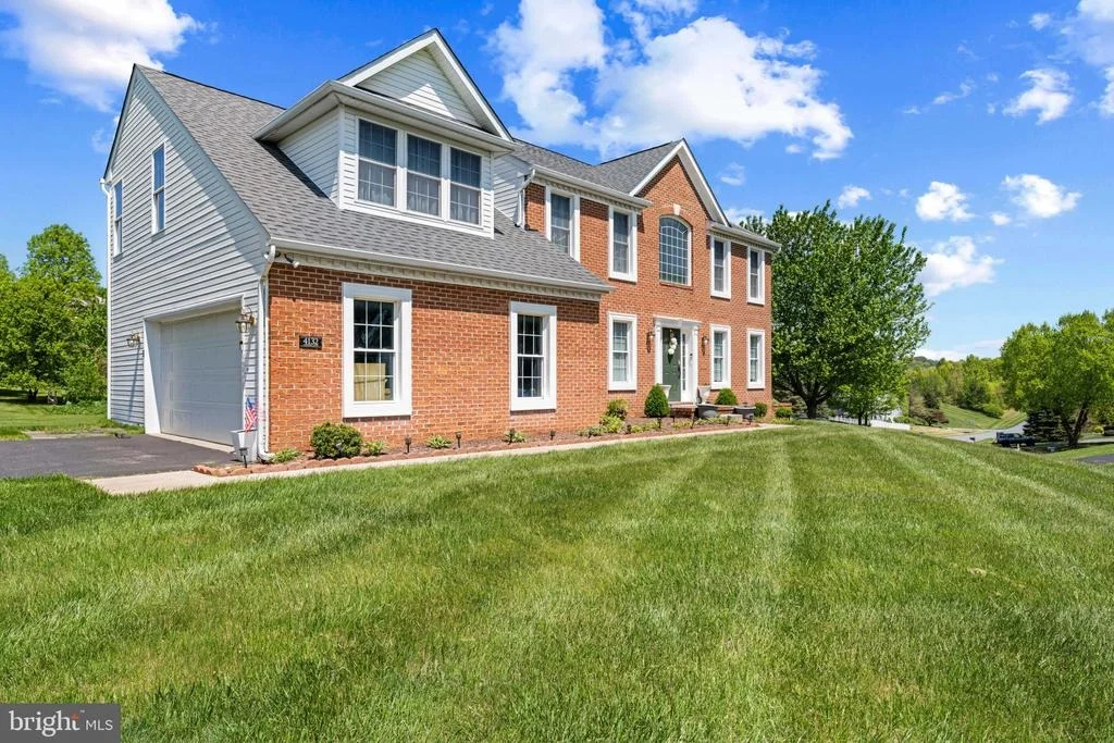 Photo of 4132 LARSON LANE
