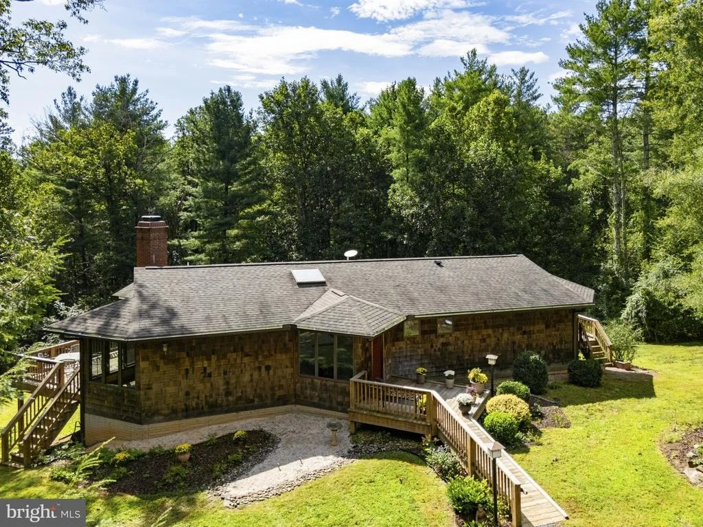 Photo of 207 GRAND VIEW ROAD